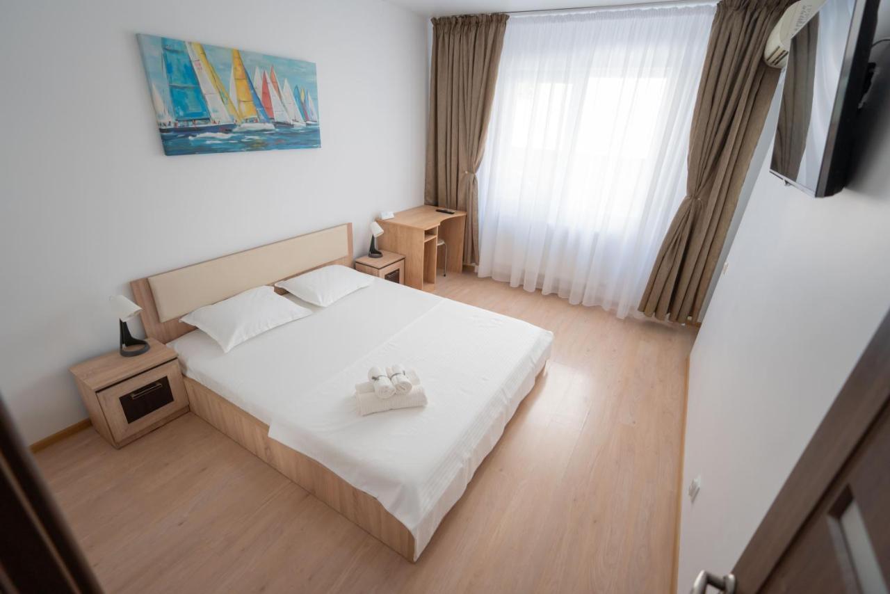 Hotel Studio Titan Bucarest Esterno foto