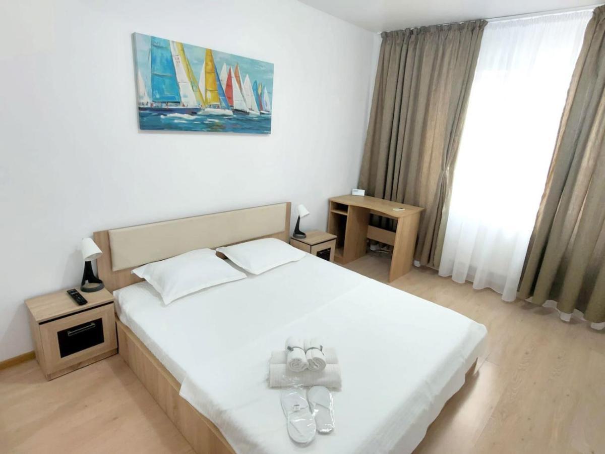 Hotel Studio Titan Bucarest Esterno foto
