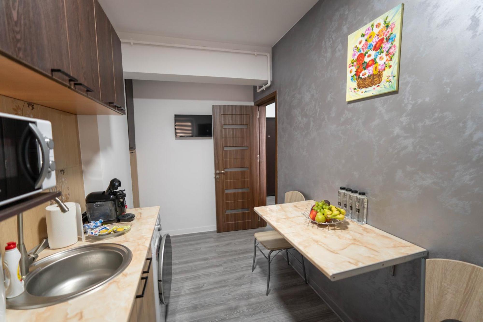 Hotel Studio Titan Bucarest Esterno foto